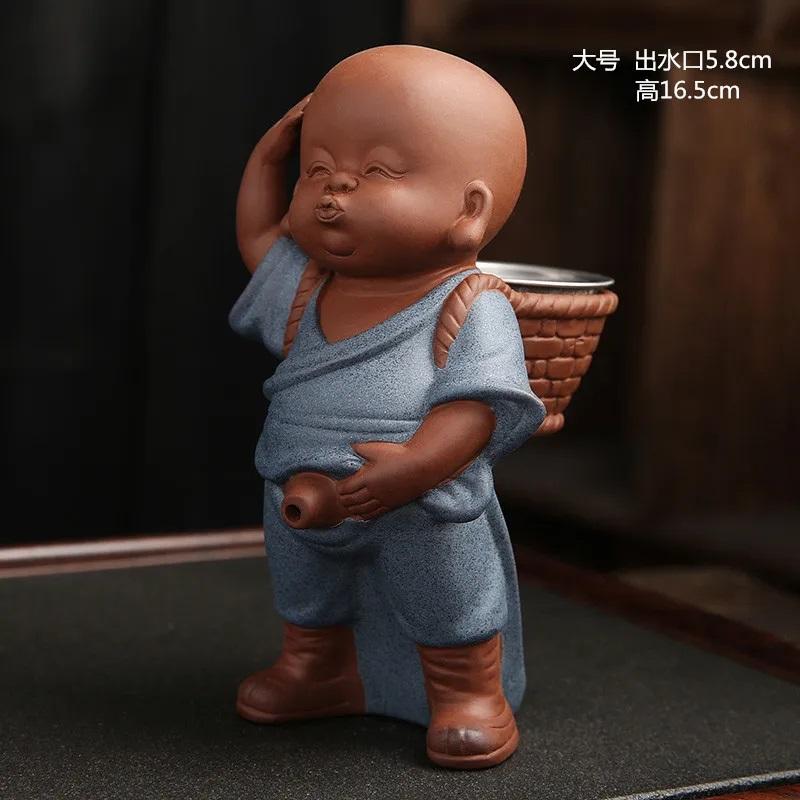 Lila Sand Tee Haustier Urinieren Kleiner Mönch Ornamente Kreativ Urin Kinderpuppe Sprühwasser Keramik Figur Handwerk Tee Filter Zubehör