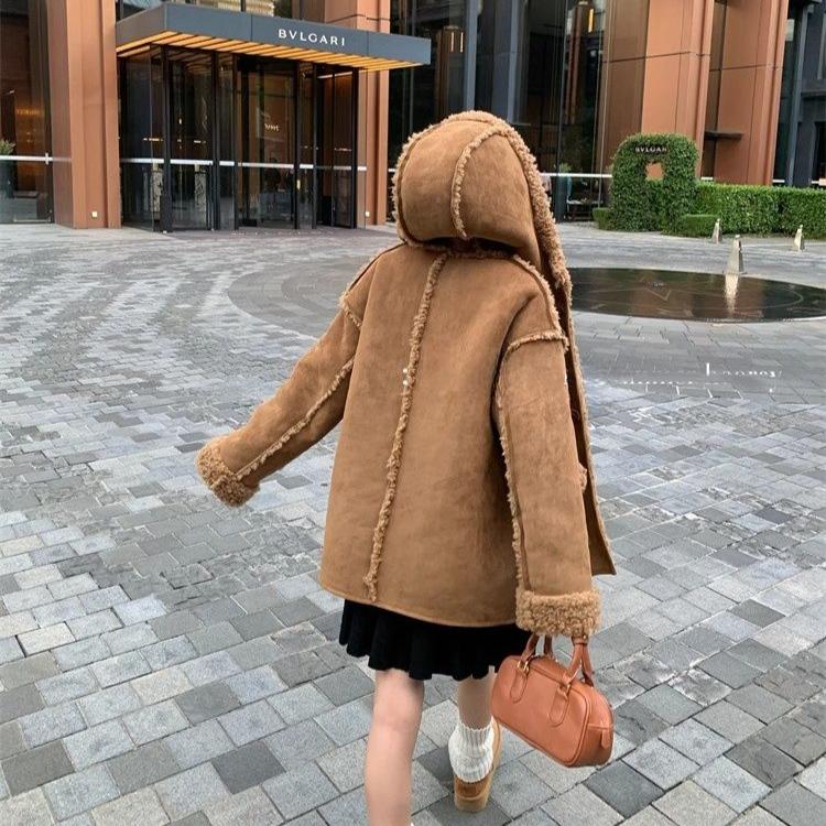 Vintage Lamb Wool Coat Women Winter Warm Loose Thickened Faux Fur Jacket with Horn Buttons