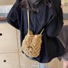 Geantă de mână țesută Fashion Boho Hollow Out Handmade Bucket Crossbody Bag Summer Beach Bag Tricotat Husă pentru telefon