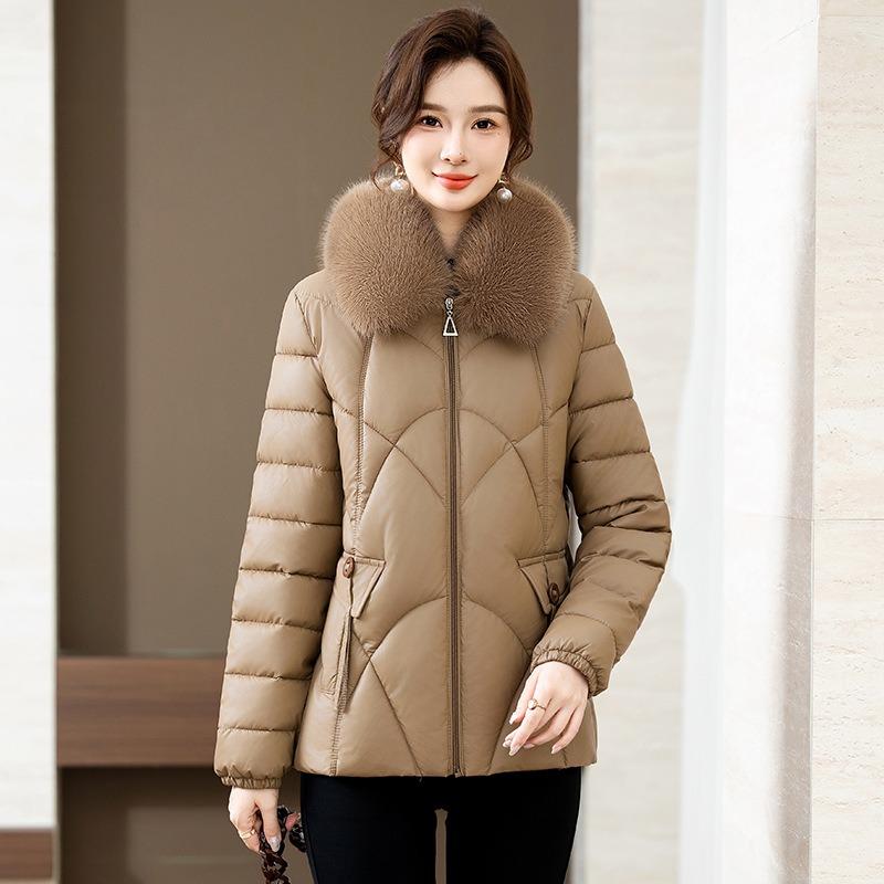 New winter slim-fitting and thin big fur-collared padded jacket women's short small padded jacket slim-fitting fashion padded clothing trend