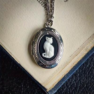 Gothic Creative Diy Po Frame Pendant Necklace For Men And Women Vintage Cat Cameo Personalized Jewelry Accessories