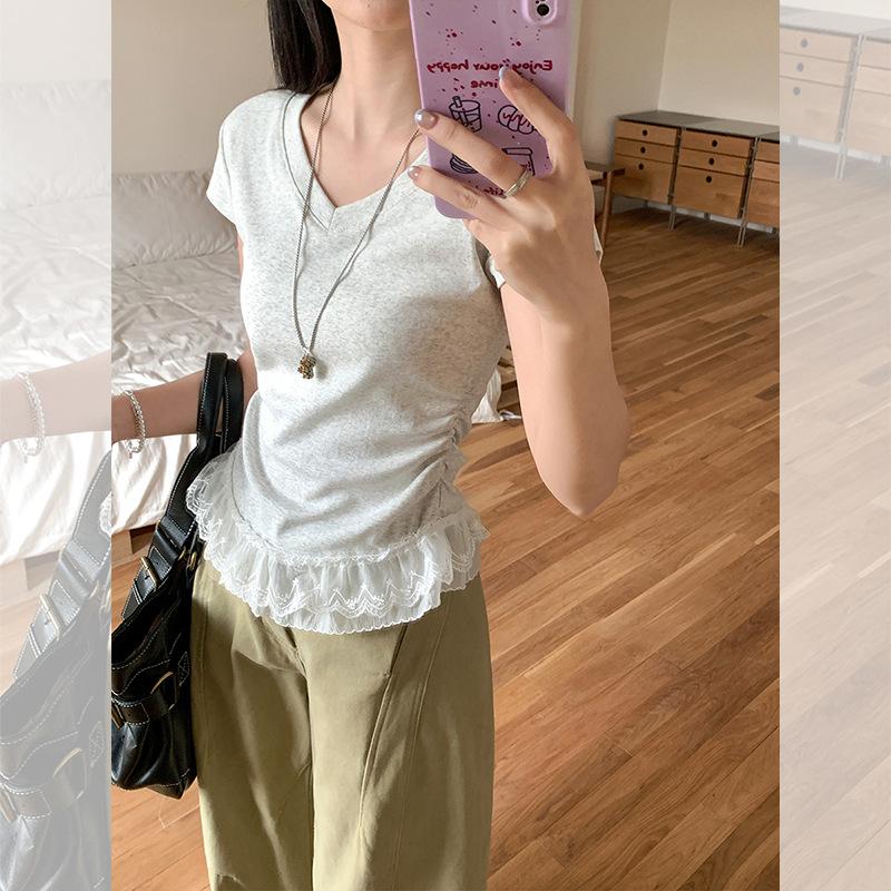 Pure desire white V-neck lace splicing short-sleeved T-shirt women's summer new slim-fitting front shoulder short top