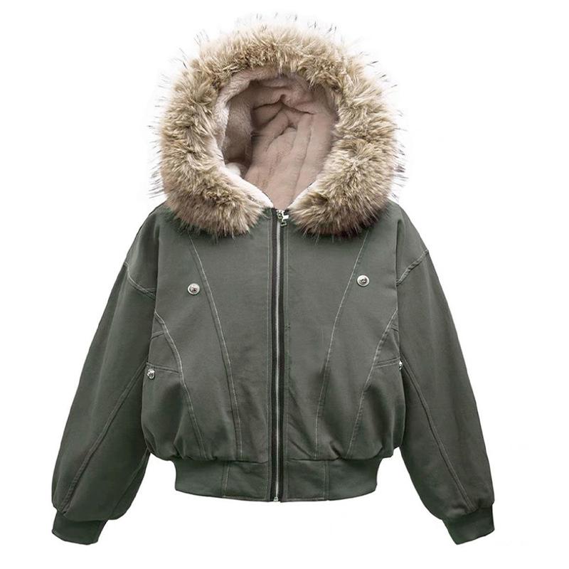Men`s Short Jacket Features A Stylish