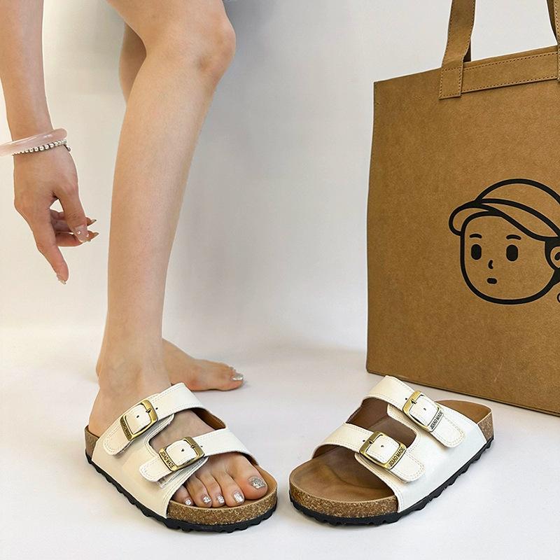 

2025 summer new open-toed belt buckle women s sandals Korean version temperament beach shoes flat-bottomed fashion one-word slippers 40