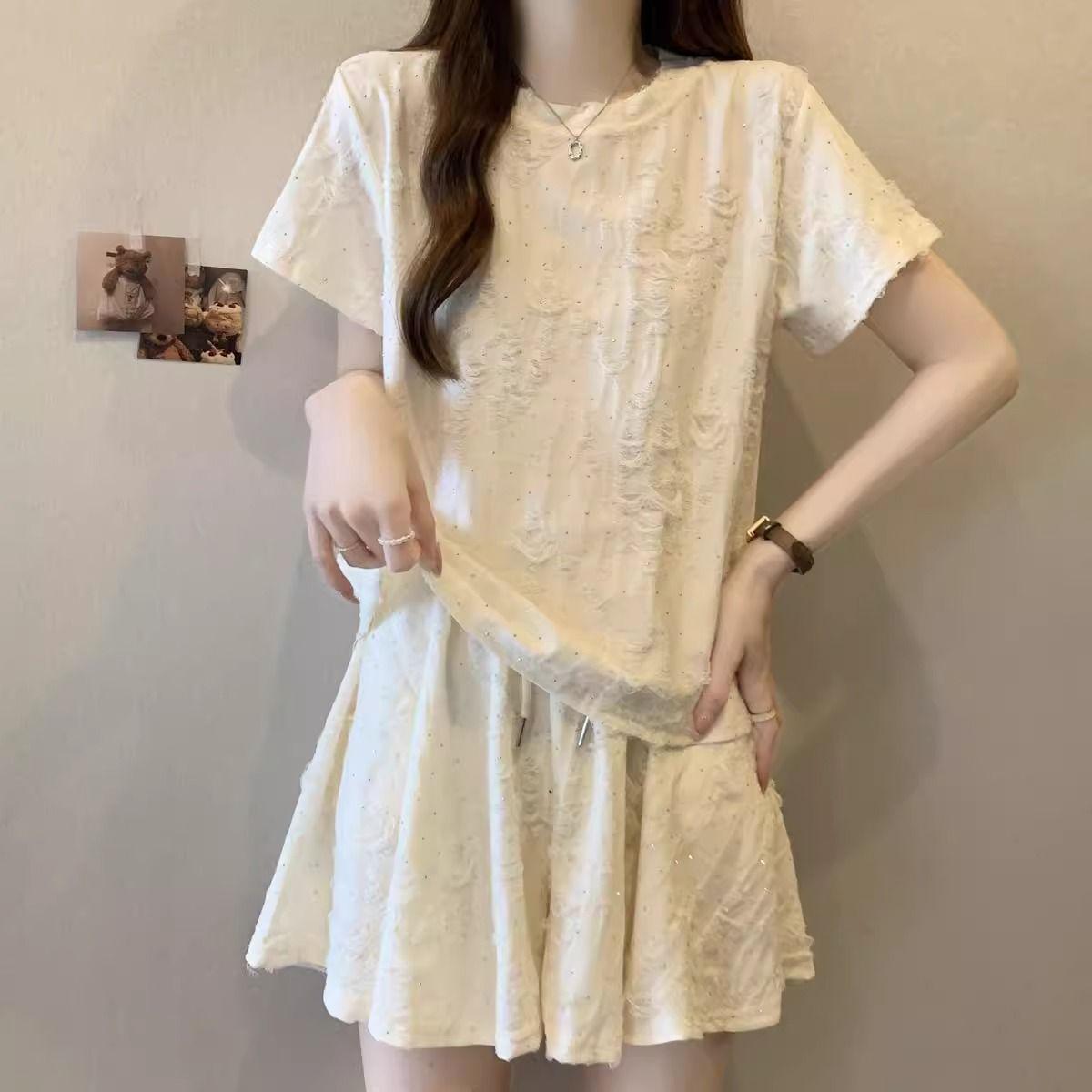 

Casual Korean Style Plus-Size Two-Piece Set: Loose Short Sleeve Top & Slimming Shorts 3XL (For 141-160 Jin)