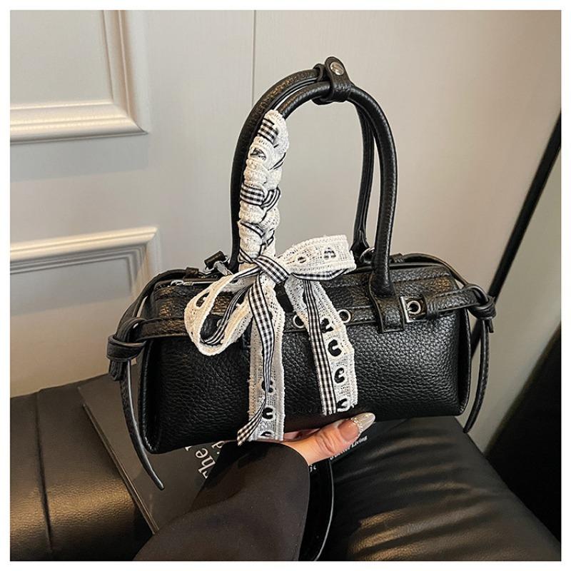 Premium Commuter Small Bag Women's New Versatile Messenger Bag Fashion Portable Pillow Bag Baguette Bag