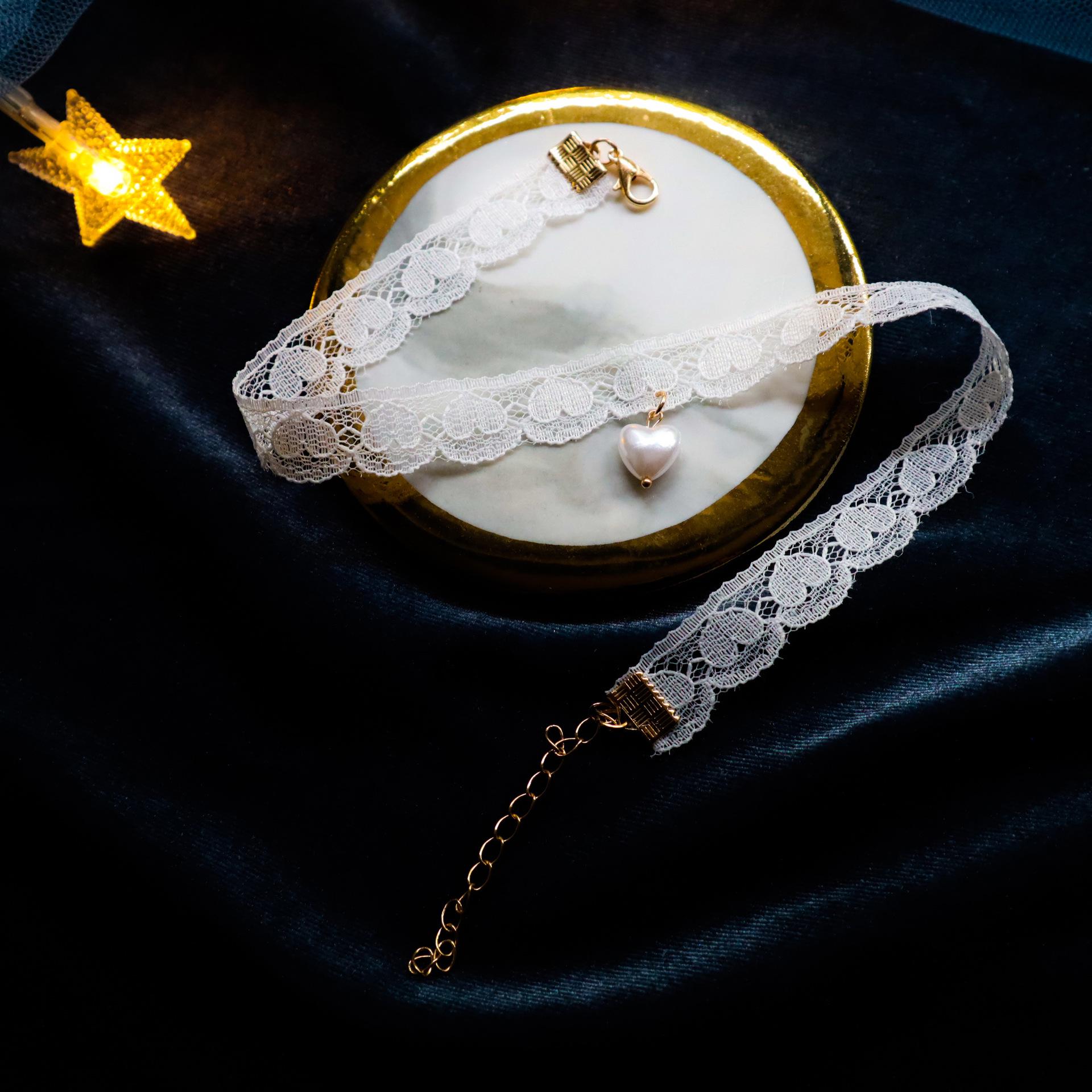 

Ожерелье-чокер с цветочным узором и жемчугом Red Book