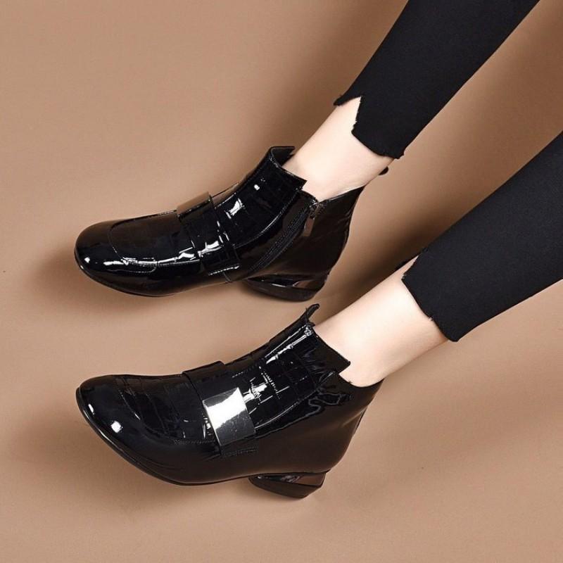 Womens Chelsea Boots With Side Zipper Chunky Heel Faux Leather Warm Lined Round Toe Mid-Calf Height