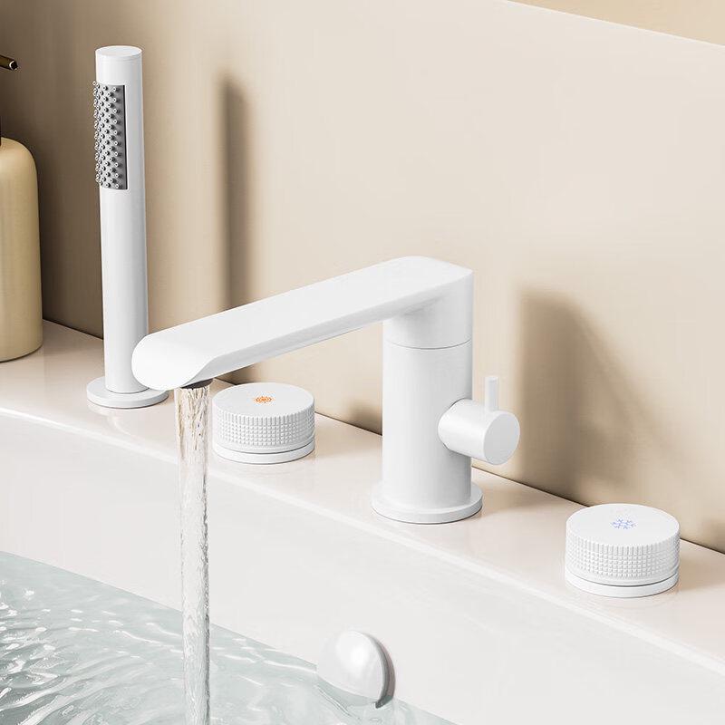 TLXT Deck-Mounted Bathtub Faucet with Dual Outlet