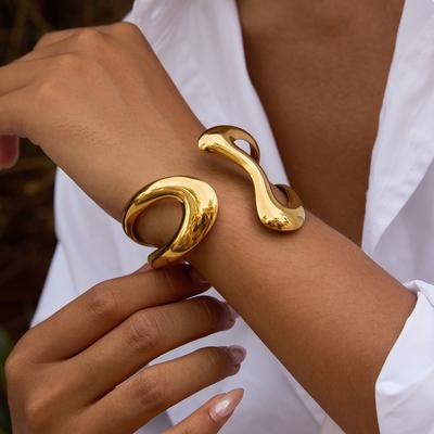 18K Gold, Light Luxury High-end Line Double-layer Wave Bracelet Bracelet Jewelry.