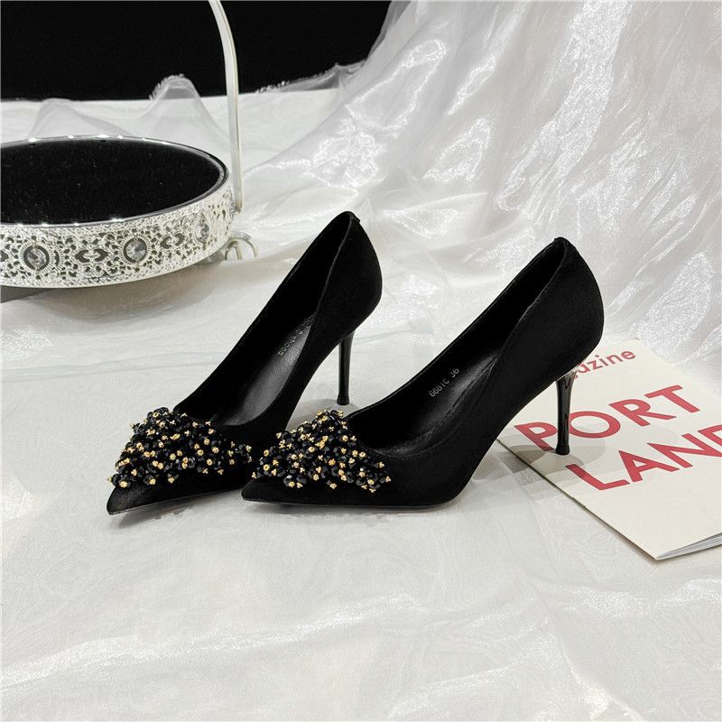 

2025 spring and autumn new sexy single shoes Internet celebrity French black stiletto fashion high heels rhinestone pointed shoes 40