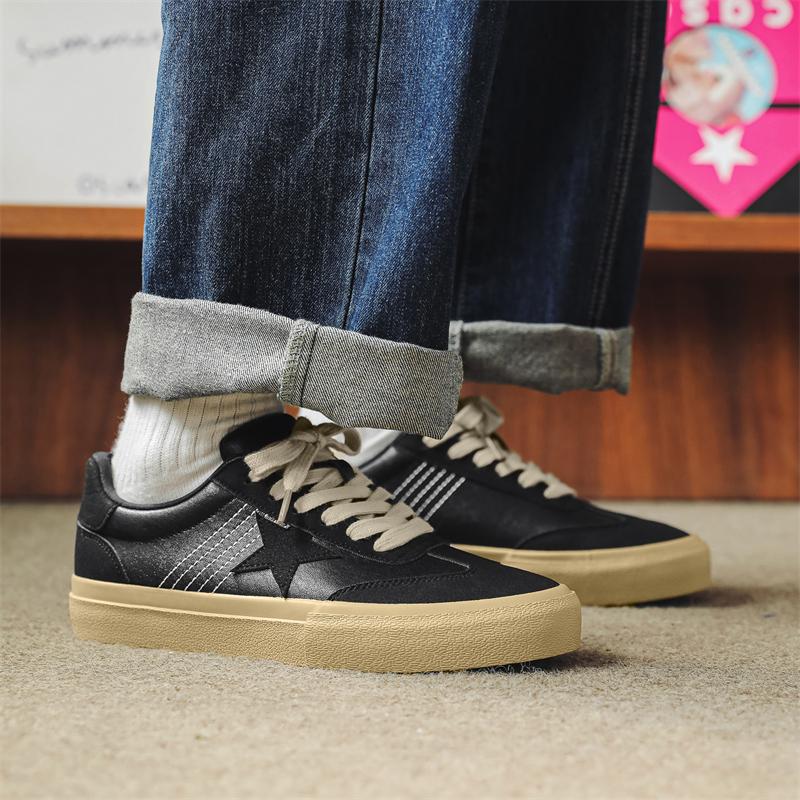 Fashion Vulcanized Men Skate Shoes Non-slip Footwear Leather for Walking Breathable Street Skate Shoe Lace-up Shoes Zapatillas Hombre