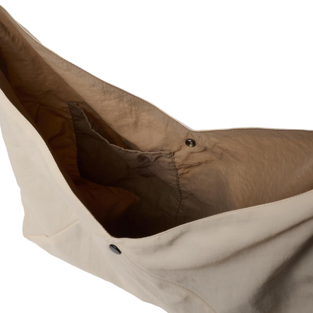 Cuco New Logo Tape x Wrinkled Nylon One-Shoulder BagA4 Fit, 2413111204, Ivory (004)