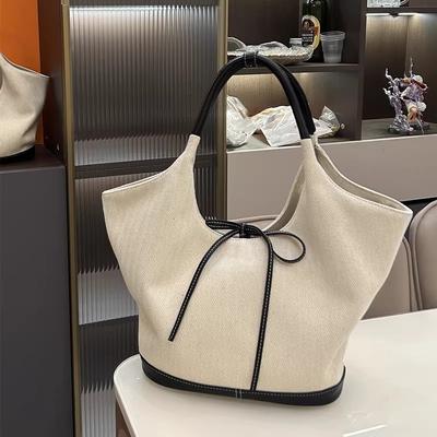 Moteriškos rankinės – Ant peties užmetamos rankinės