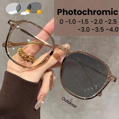 Occhiali da Miopia Fotocromatici Quadrati Ultraleggeri a Montatura Grande con Proprietà Anti Luce Blu e Anti Radiazioni Diottria Fino a -4.0