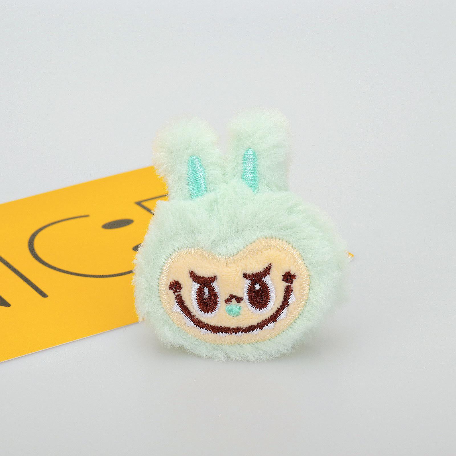 

Милая мультяшная брошь в виде кролика LABUBU - Плюшевый аксессуар для украшений DIY Brooch