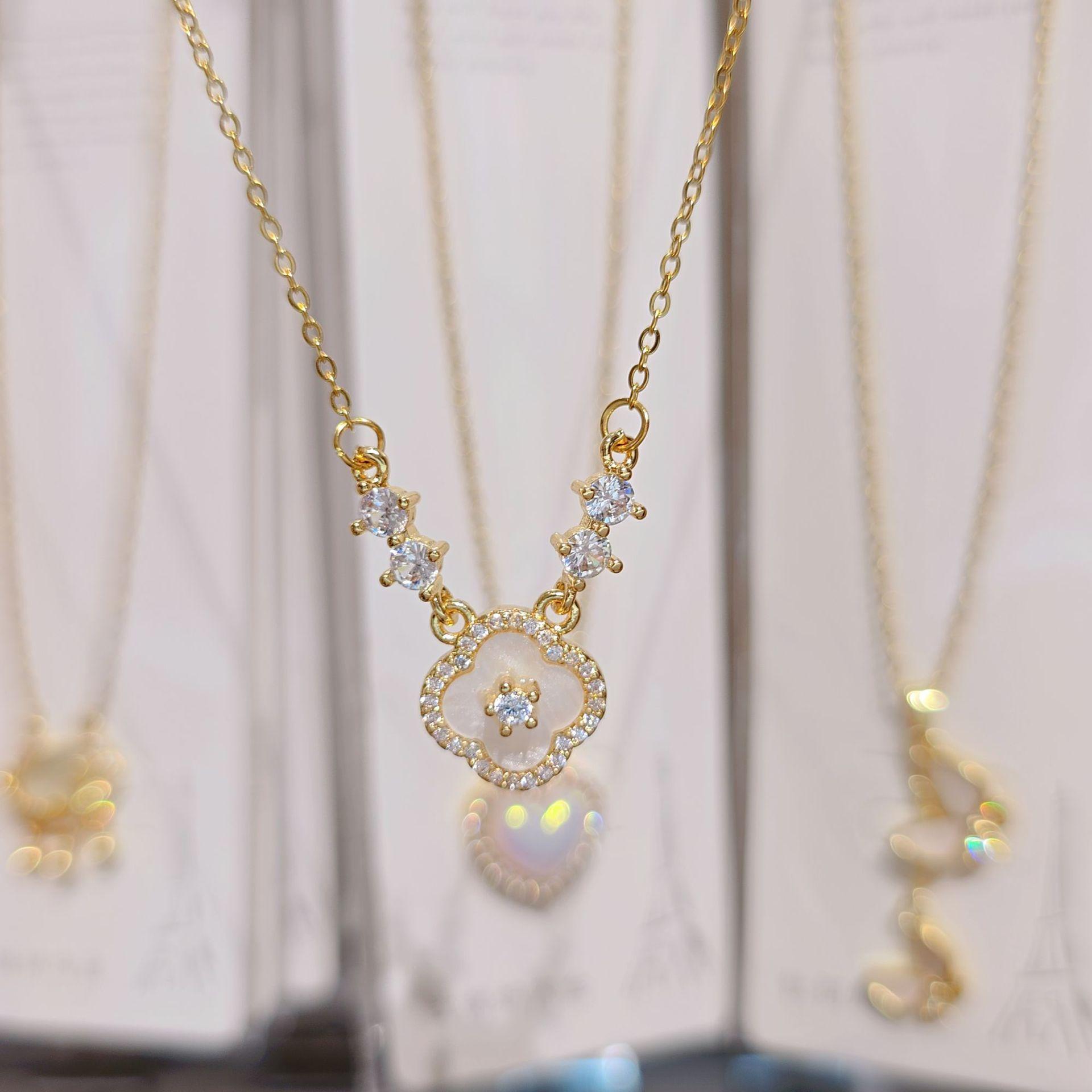 Four-leaf Clover Necklace, Titanium Steel Necklace, Micro-inlaid Necklace, Light Luxury Necklace, Niche Collarbone Chain.