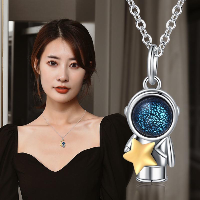 

2022 New Stylish Couples Astronaut Necklace Featuring Unique Star And Moon Design In Titanium Steel Starry Sky