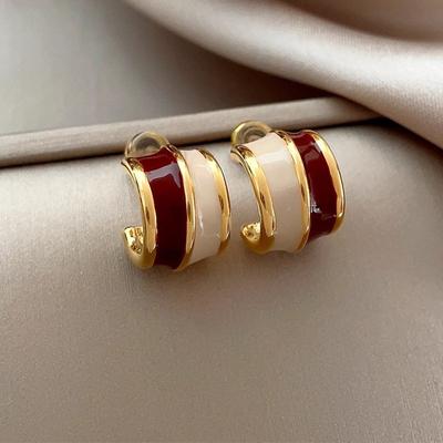 2025 Vintage Style Wine Red Contrasting Half Circle Enamel Earrings For Womens Elegant Temperament Jewelry Christmas Accessorise