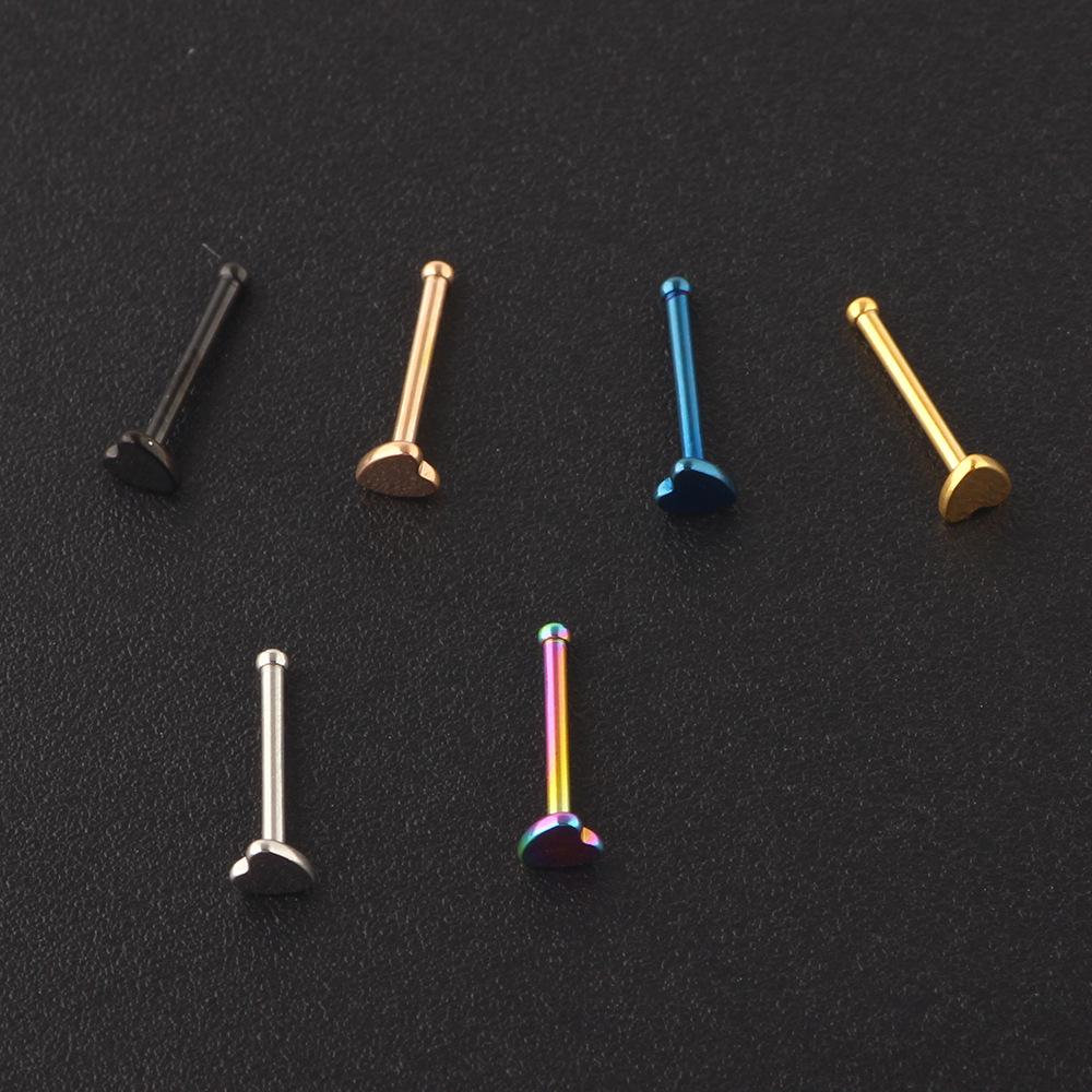 Herzförmiger medizinischer Nasenring: Europäischer & Amerikanischer Stil Nasen- und Ohrstecker mit geraden & gebogenen Stäben.