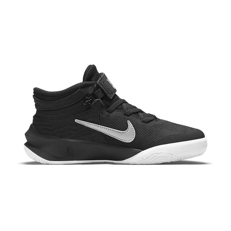 Nike Zapatillas de deporte para niños Team Hustle D10 FlyEase PS en color negro metalizado y plateado, color blanco volt DD7302-004
