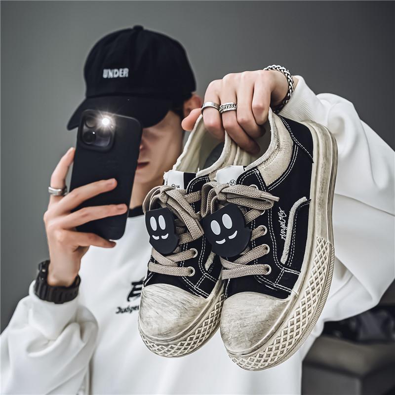 Retro old Mickey canvas shoes men's 2024 new versatile sports and leisure board shoes heightened thick sole ugly cute big head