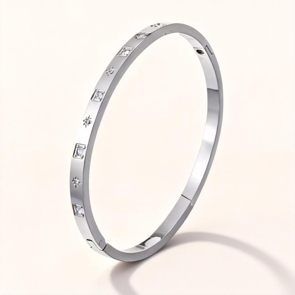 Four-Leaf Clover Titanium Steel Bracelet - Colorfast & Versatile Jewelry