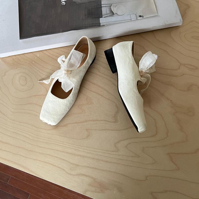 

Retro square head Mary Jane shoes women s shoes 2025 new spring and autumn low heel bow light mouth thick heel evening shoes 39