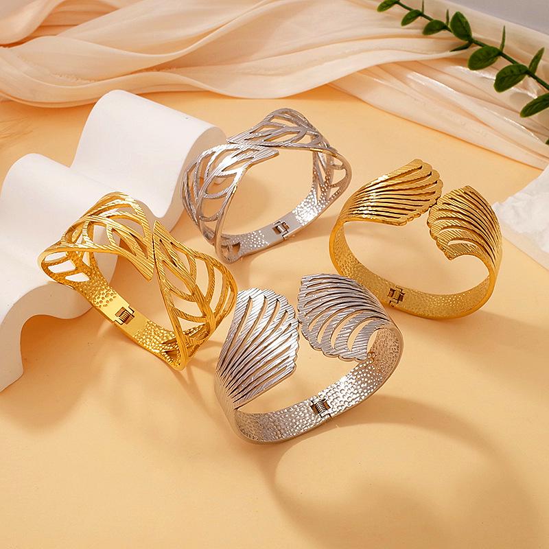 Gold Plated Leaf Cuff Bracelet: European & American Style, Personalized, Fashionable, Versatile Jewelry for Women, Light Luxury, Wide Open Design.