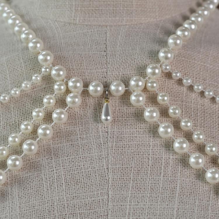 Graceful Flowing Resin Pearls Shoulder Drape Chain Elegant Evening Wear Jewelry Unique Body Accessories