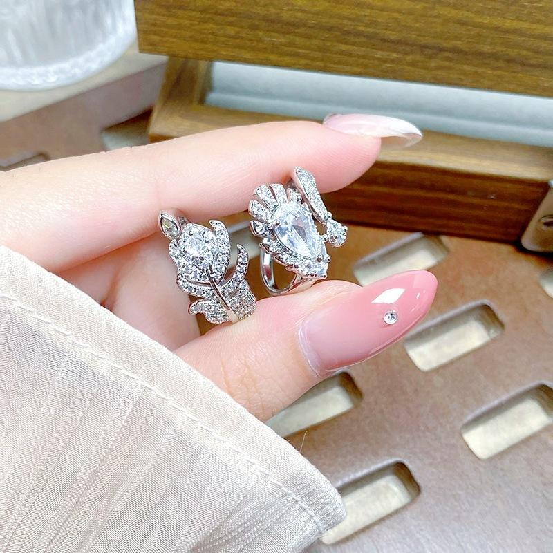 [Ye Yu Xinghui] Light Luxury Feathers And Leaves Full Of Diamonds, Zir*****Pen Ring, Niche High-End Ring Woman