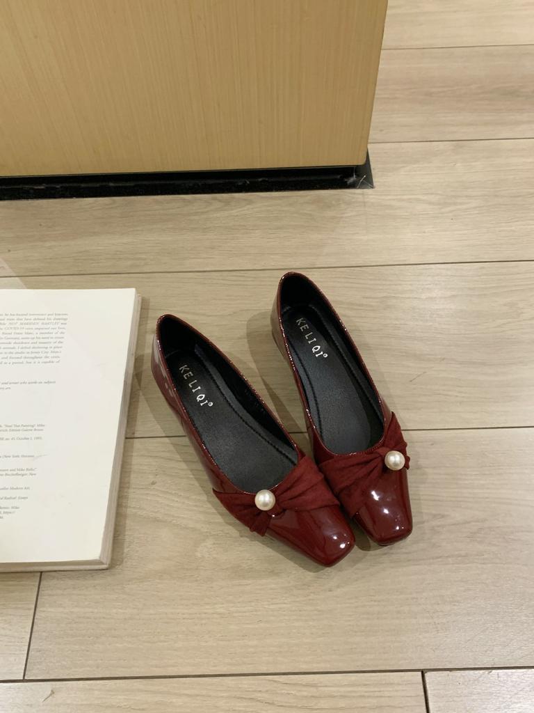 French Thick Heel Fairy Patent Leather Bow Single Shoes Light Mouth Square Head Commuting Splicing Low Heel Shoes Gentle Red Nude