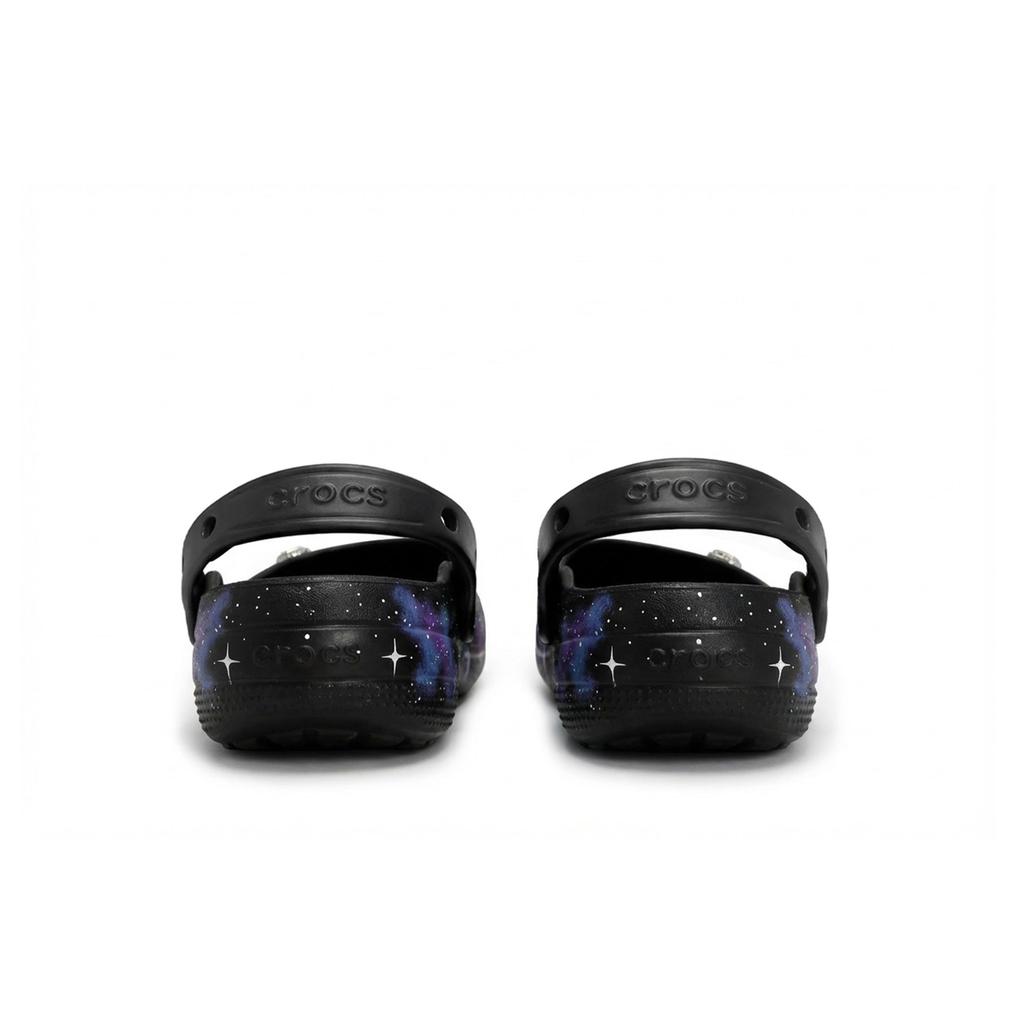 Crocs Classic Ballet 811 Fabrication, Sabots Galaxie Coucher de Lune Femmes Noir Bleu Violet 211994-001(Team80-S-BOX)