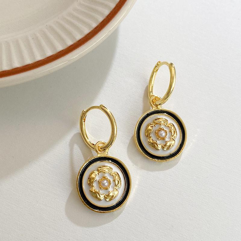 Eco-friendly Retro Hoop Earrings - Oil-Drip Dangle, Stylish and Versatile for Commute and High-End Fashion