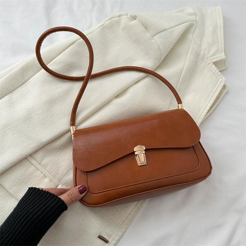 

Chic Black Pu Mini Handbag Stylish Trendy Square Bag For Women With Lock Closure світло-коричневого кольору