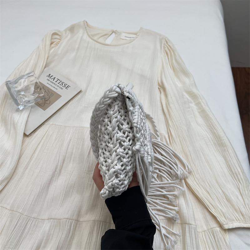 Seaside Beach Straw Bag Women's Vintage Woven Shoulder Bag Tassel Hollow Crossbody Bag