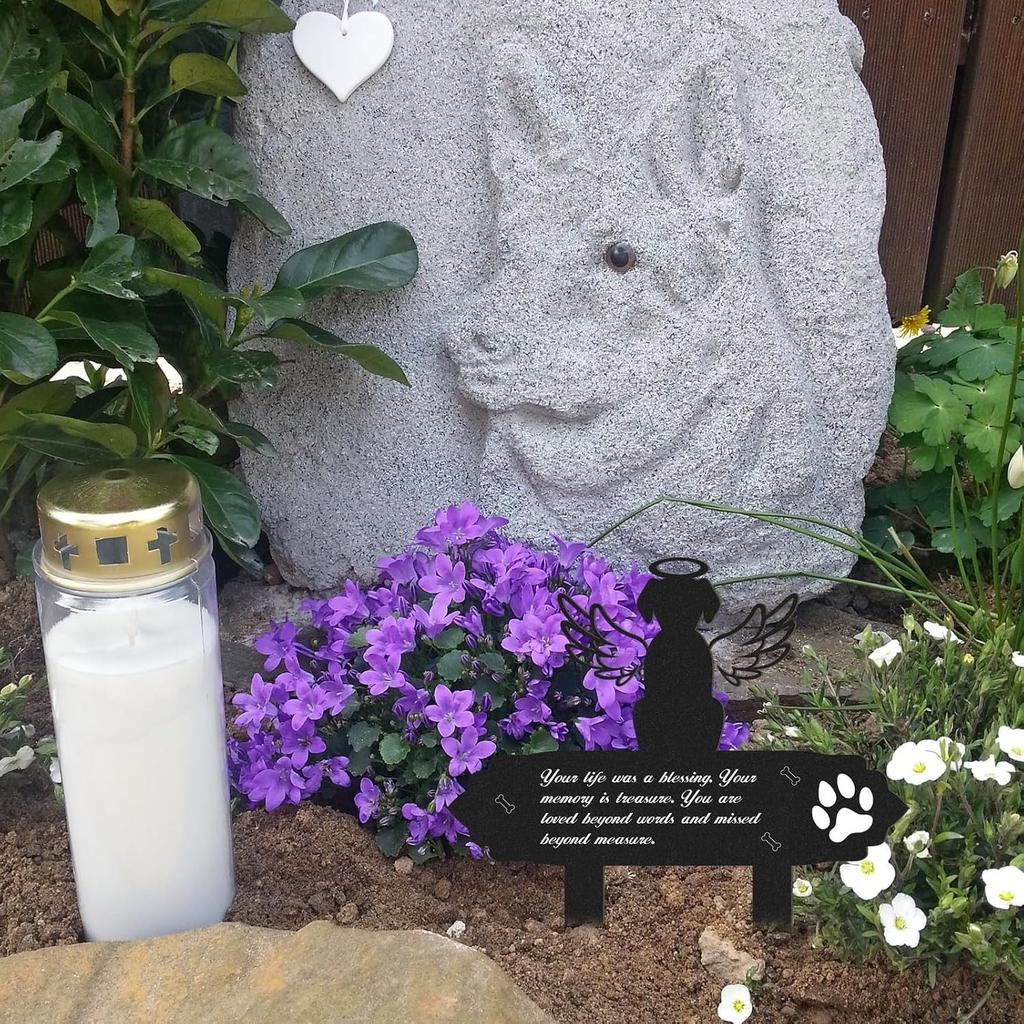 Engels-Hund-Gedenk-Metallskulptur mit Flügeln