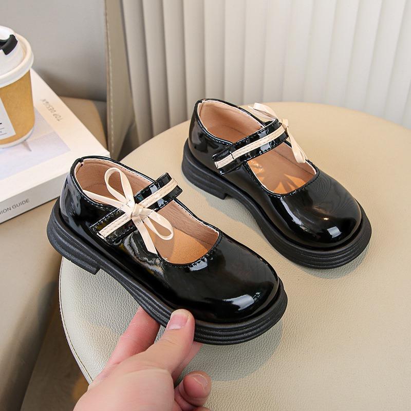 Dětské boty Jaro a podzim Nová korejská verze Bow Girl Princezna Boty Studentské Single Boty Malé černé kožené boty Tide