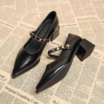 Chaussures simples pour femmes à talons hauts et à bout pointu à la mode