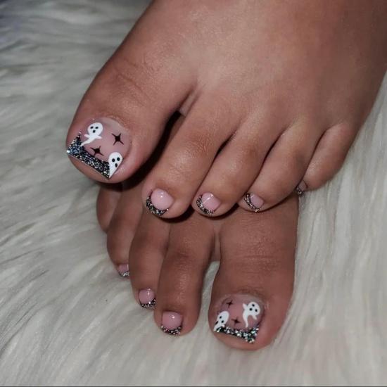 24Pcs Halloween Black Glitter French Press On Toenails White Ghost Fake Toe Nails Short Square Glossy Cute Ghost Full Cover Acrylic Stick On Toenails