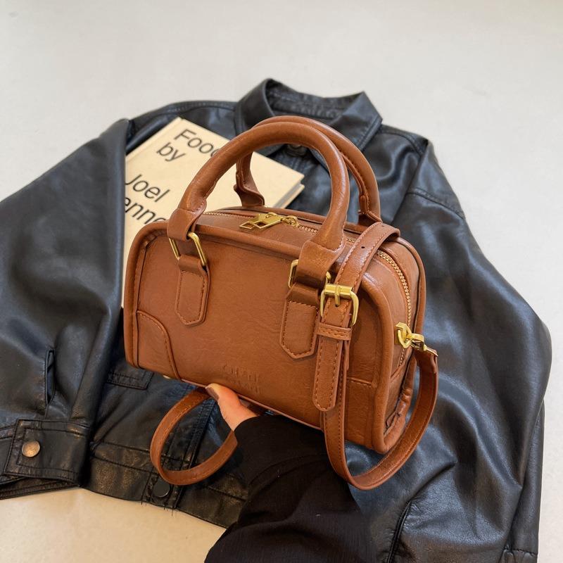 Popular Small Bags Summer and Winter Versatile New Retro Fashion Shoulder Messenger Bag Portable Pillow Bag