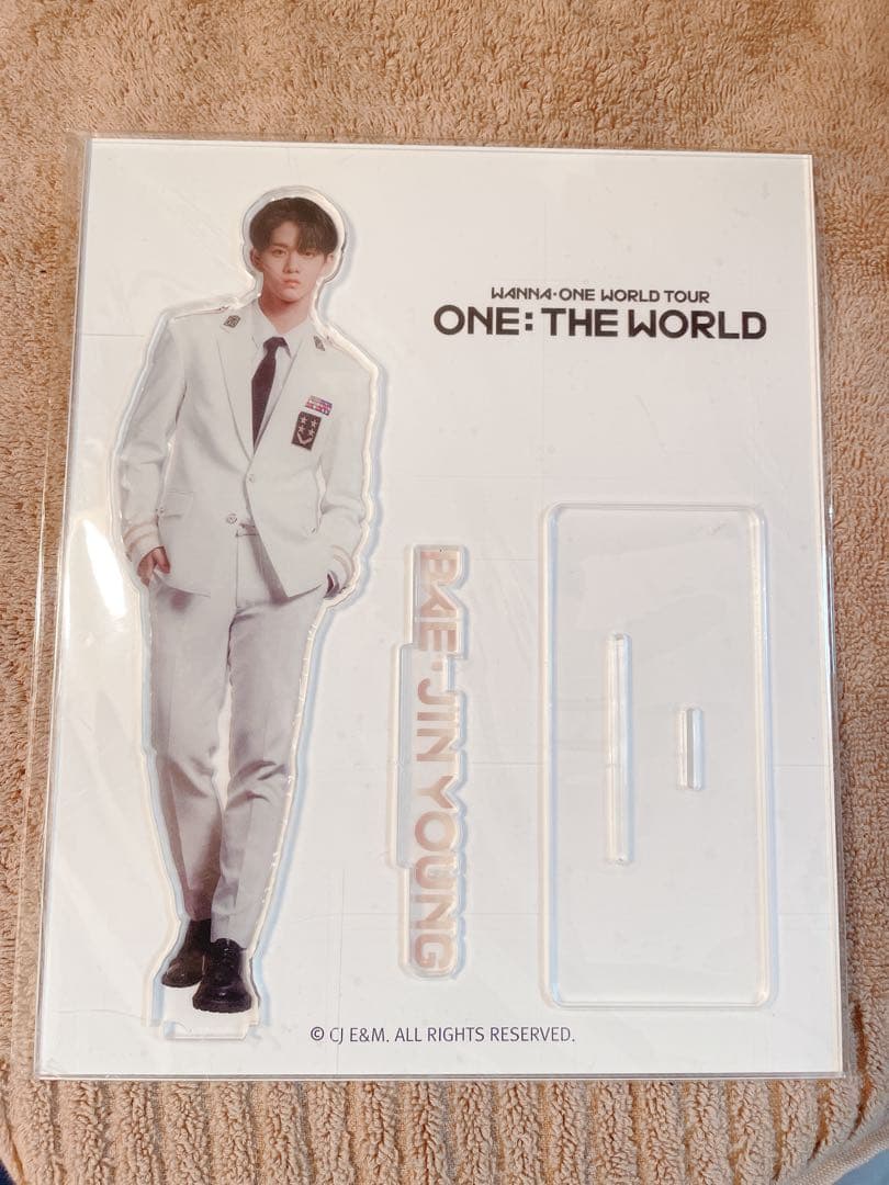 

[Б/У] Бэ Джинён Акриловый Стенд Wanna One