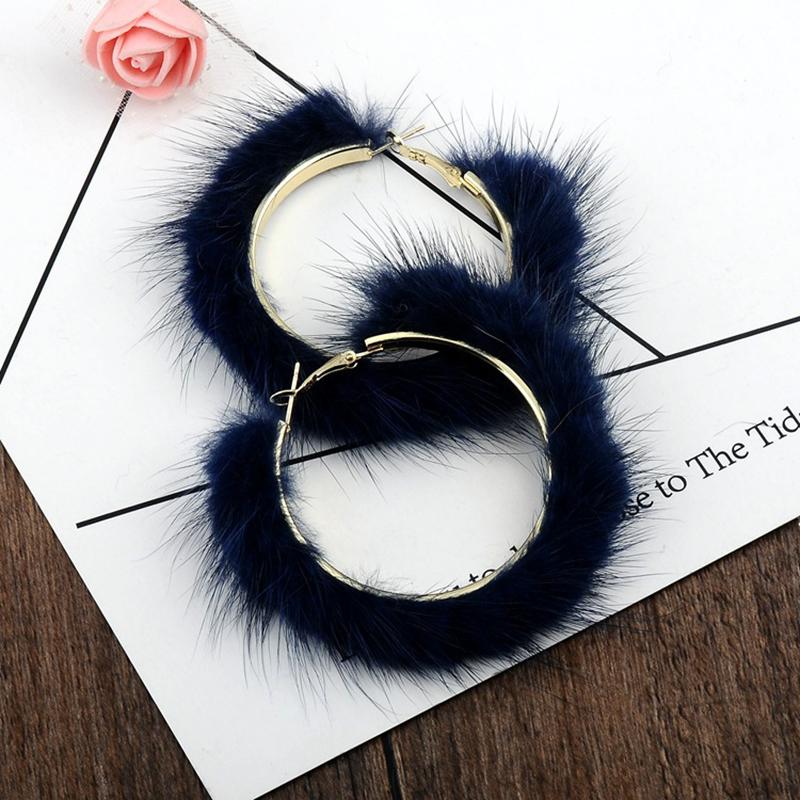 Girls Atmospheric Hyperbole Women Mink Hair Fur Oversized Large Pom Pom Big Hoop Earrings for Women 2022 синий