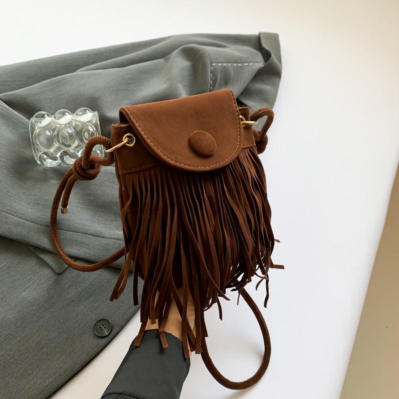 

Проста і модна сумка через плече, проста повсякденна маленька квадратна сумка для жінок літо 2024 нова модна і проста сумка для мобільного телефону