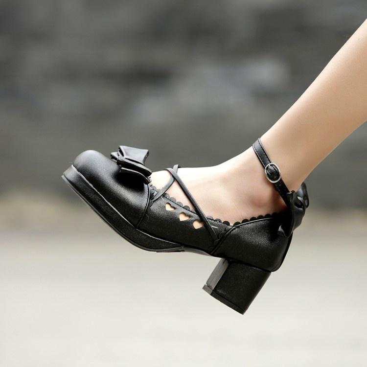black heels with chunky heel