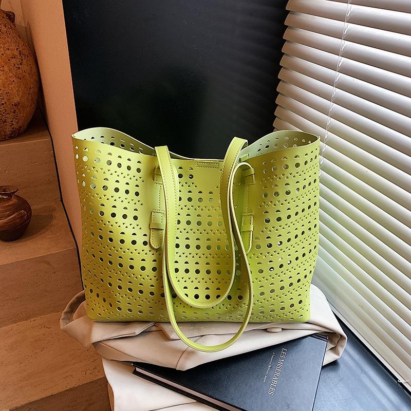 Commuter Large-capacity Hollow Bag Women's New Fashionable Versatile Shoulder Bag To Work Portable Tote Bag