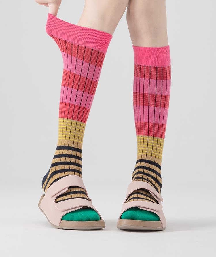 Popular Vintage Maillard Style Contrast Stripes Outdoor Fashion Skinny Stockings & Knee Socks Stacking Socks