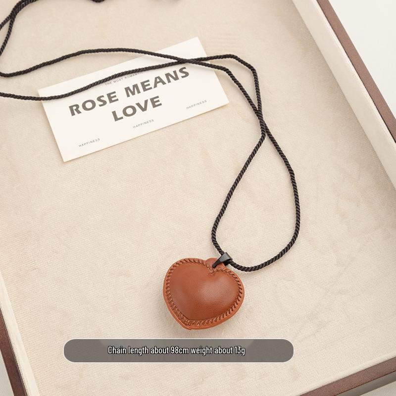 2025 Fashion Leather Cord Clavicle Necklace - Women's High-End Luxury Pendant Chain Accessories