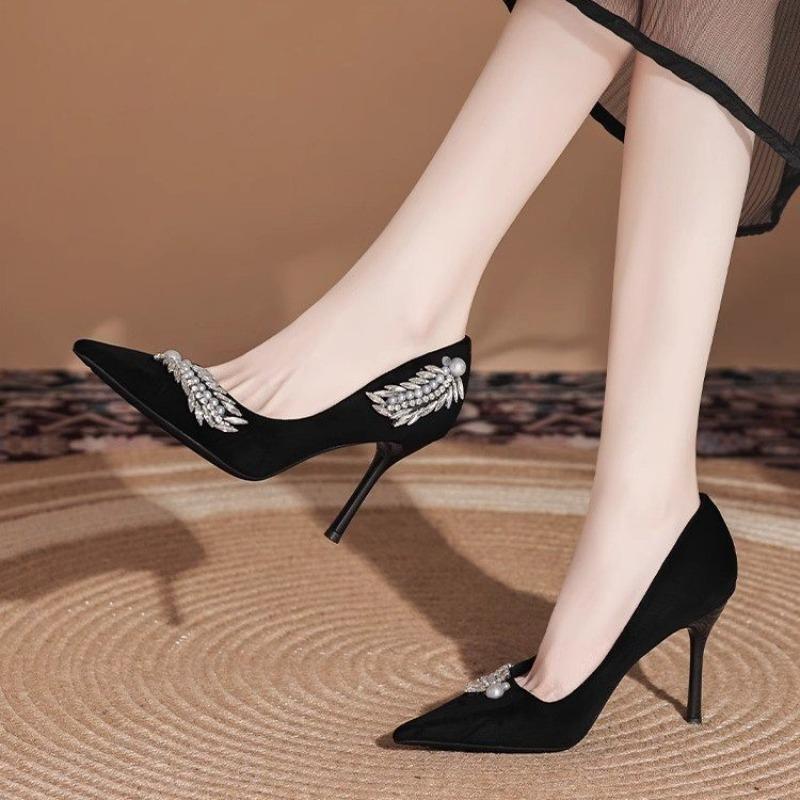 

Мода 2025 Осень Новые Красивые Высокие Каблуки Французский Темперамент Шпилька Модные Одинарные Туфли 40 чёрный