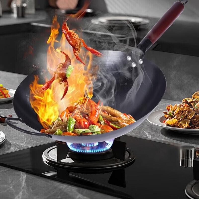 38cm Forged Nitrided Iron Wok with Lid